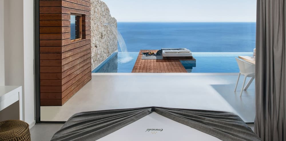 Emerald Villas & Suites