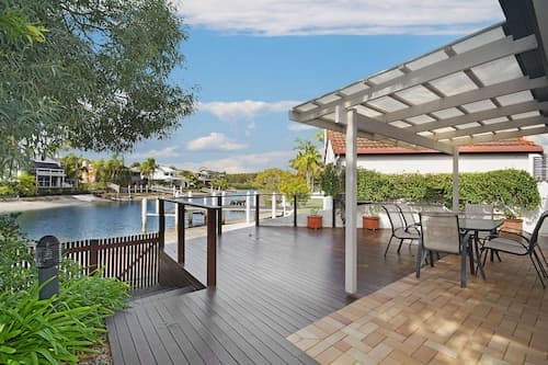 44 Cooran Court