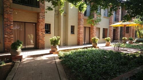 24 Onvrey Guest House