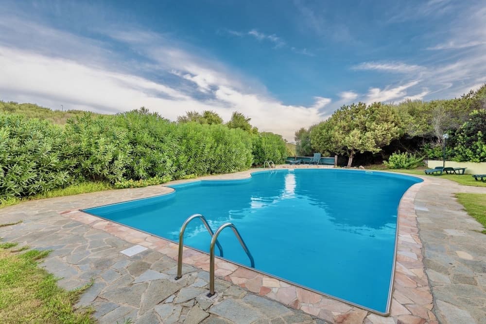 Graziose Ville con A.C e piscina comune