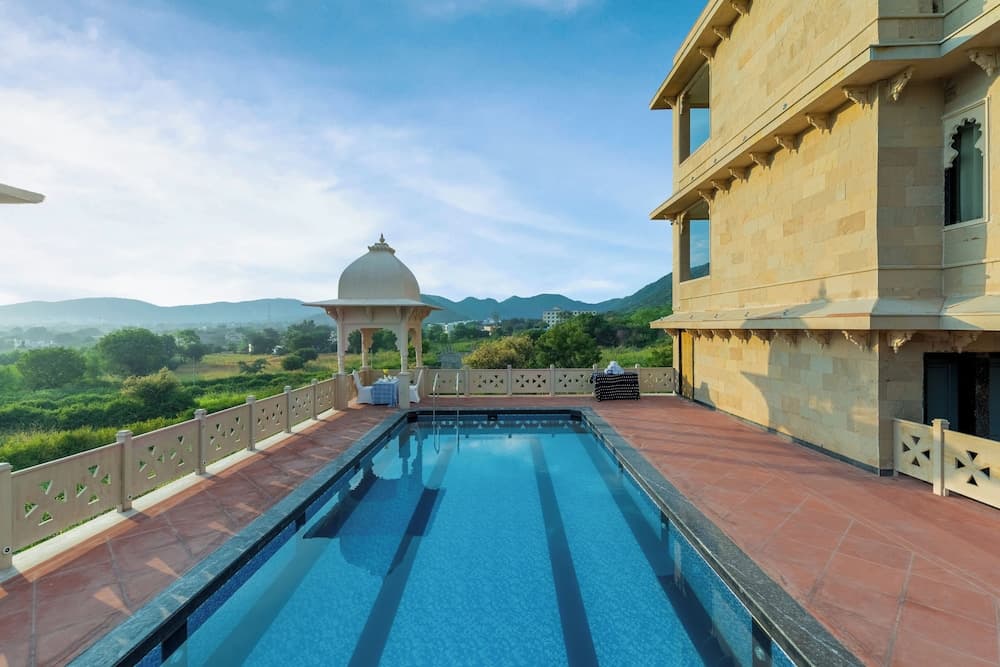 Traavista Aravali Mahal