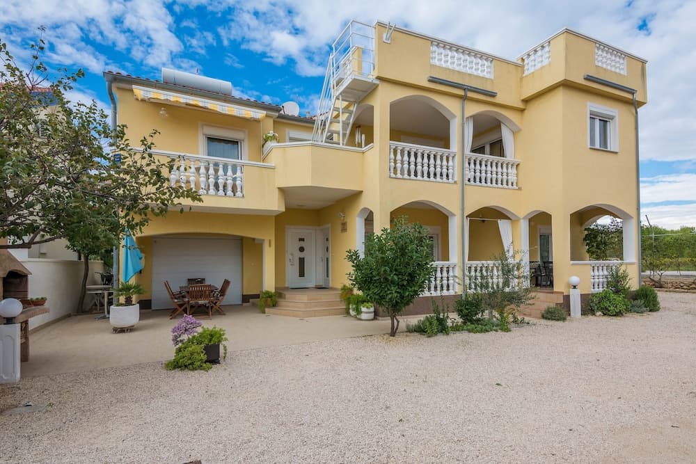 Apartments Sarlija