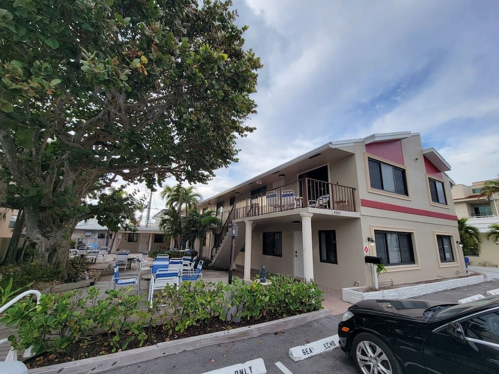 Sea Echo Apartment Motel