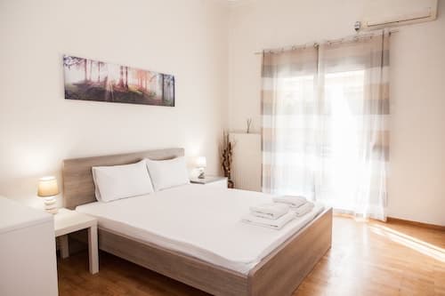 Cozy apartment n Stavros Niarchos Park
