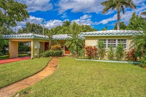 Beautiful Comfy Home With Private Hot Tub Close To Beach 2 Bedroom Home by RedAwning