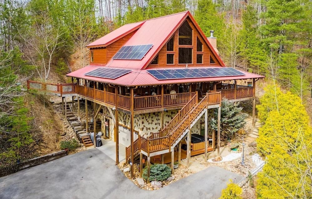Powdermill Hill Cabin 3 Bedroom Cabin by RedAwning