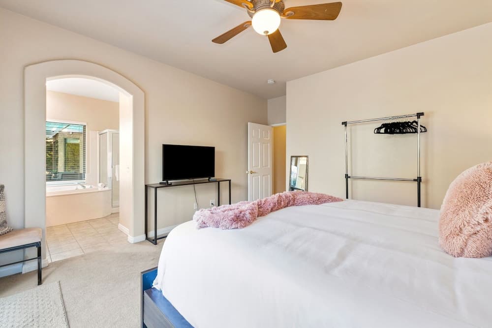 Golfers paradise Pool Spa Epic Game room