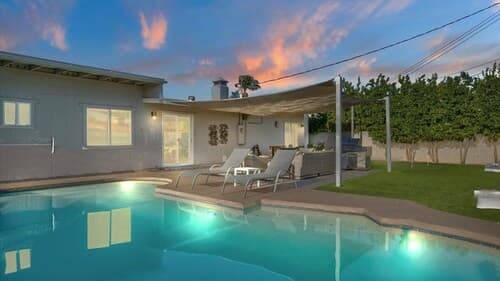 Amazing 4-bdrm W/backyard Paradise in Scottsdale!