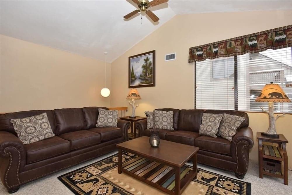 Seven Springs 1 Bedroom Premium Condo, Ski In/Ski Out by RedAwning - Save 10% on 3 Nights, 15% on 5 Nights!