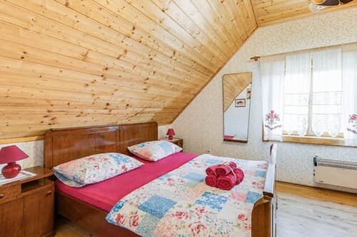 Rustic Cottage With Heated Pool