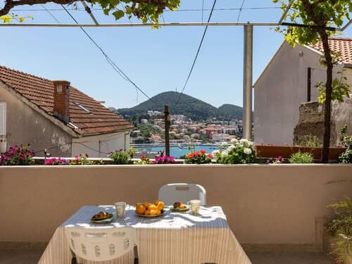 Apartment Meet & Greet- Studio Apartment With Terrace and Sea View