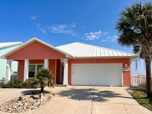 Sandy Cheeks by Silver Sands Vacation Rentals