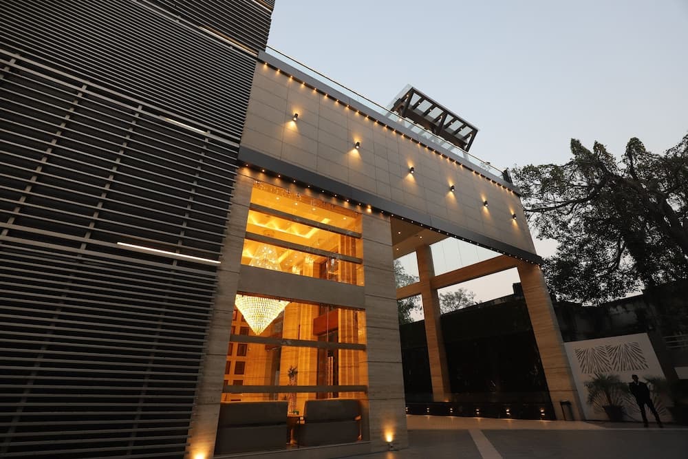 The Pristine Hotel Kanpur