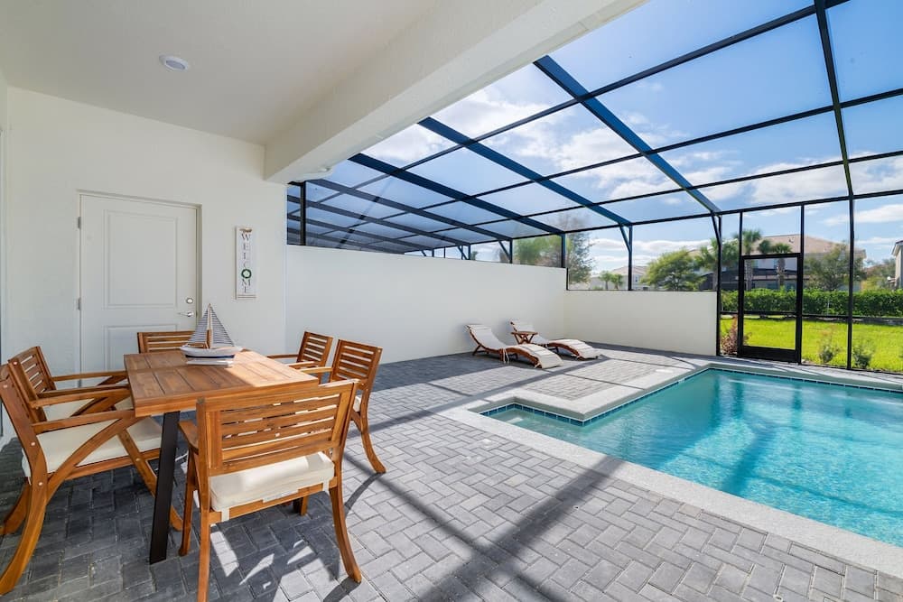 Sun Traveler @ Solterra By Shine Villas #113 5 Bedroom Townhouse