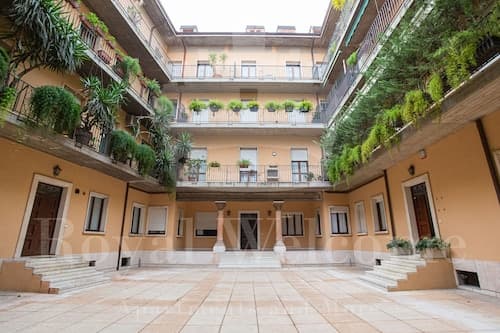 Un nido sull'Arena - Royal Welcome