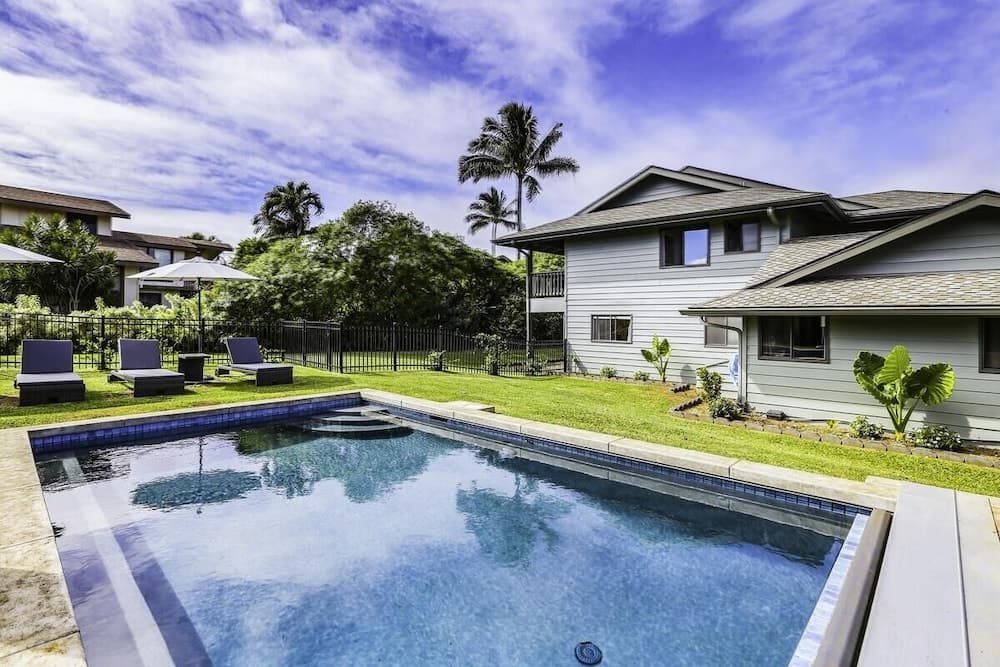 Hale Kaweonui 3 Bedroom Home by RedAwning
