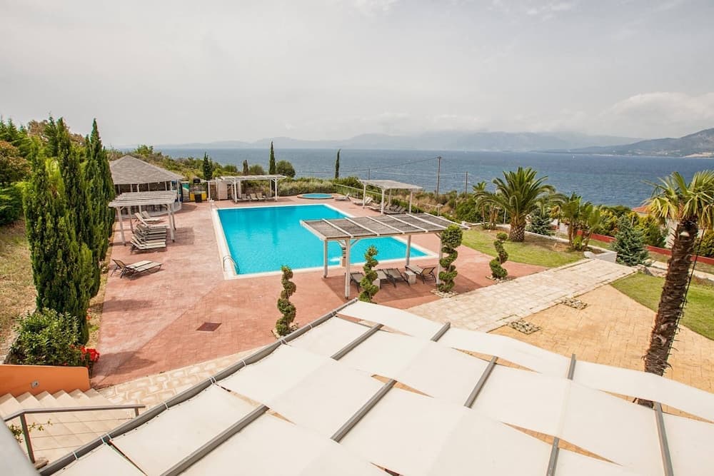 Thalassa Hotel