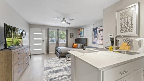 Quaint Studio Close to Downtown and Domain