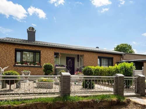 Snug Apartment in Grevesmuhlen With Terrace