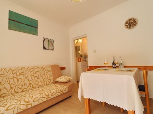 Apartments Villa Marijana - One Bedroom Apartment With Terrace and Garden View