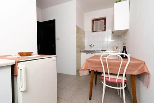 Apartment Dalmatin Zuljana - Two-bedroom Apartment 2