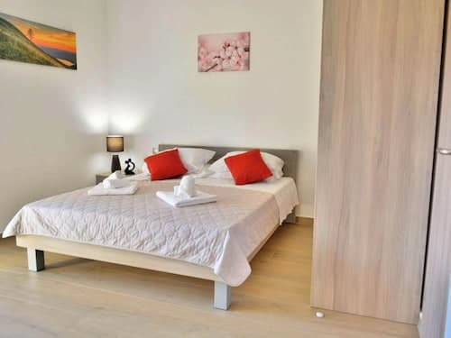 Fancy Apartments Dream - Modern One Bedroom Apartment With Balcony and Sea View
