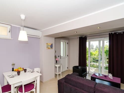 Apartments Gaura - Comfort One-bedroom Apartment With Terrace
