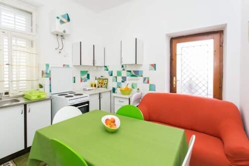 Apartment Blue & Green - Two-bedroom Apartment With Terrace and Garden View