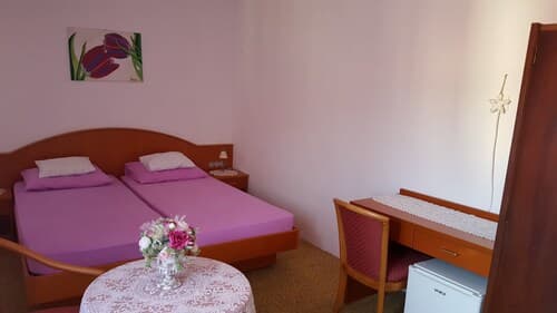 Rooms Milena - Double or Twin Room With External Private Bathroom