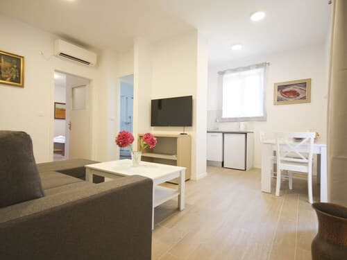 Apartment Goge - One-bedroom Apartment With Balcony