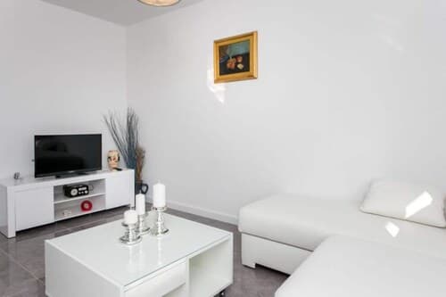 Apartment Dupcic - Two Bedroom Apartment With Balcony
