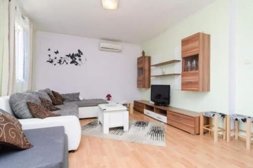 Apartments Dalamar - Three-bedroom Apartment With Terrace