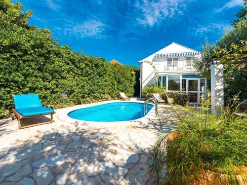 Villa Piano - Four Bedroom Villa With Terrace and Swimming Pool