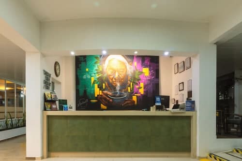 WAIRA SUITES HOTEL