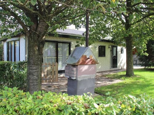 Uden Chalet With Scenic Terrace