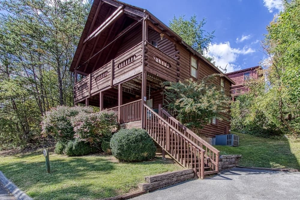 Er15 - A Bears Life Great Location - Close To Town! 3 Bedroom Cabin by RedAwning