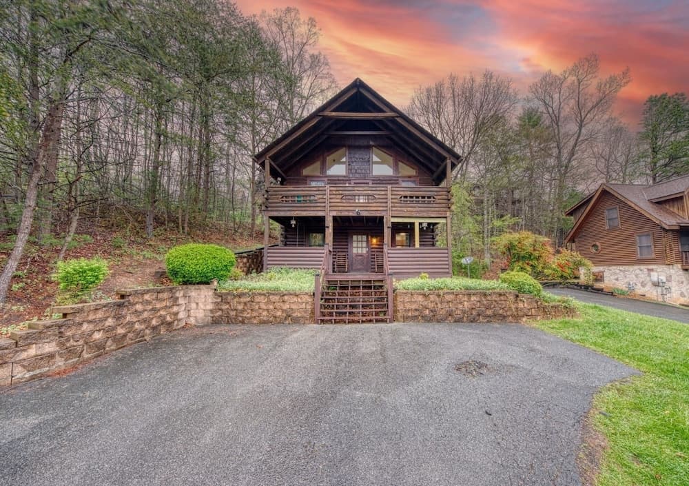 Er24 - Honeysuckle Holler Great Location..close To Town 3 Bedroom Cabin by RedAwning