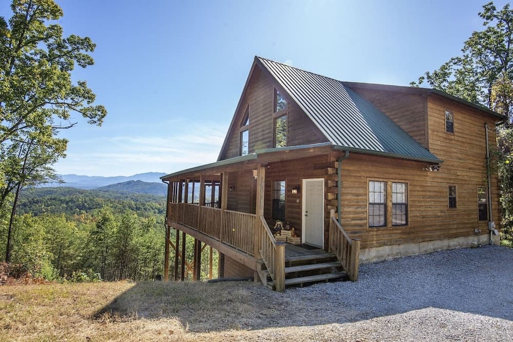 Dunder Mountain Views Cabin Retreat 3 Bedroom Cabin by RedAwning