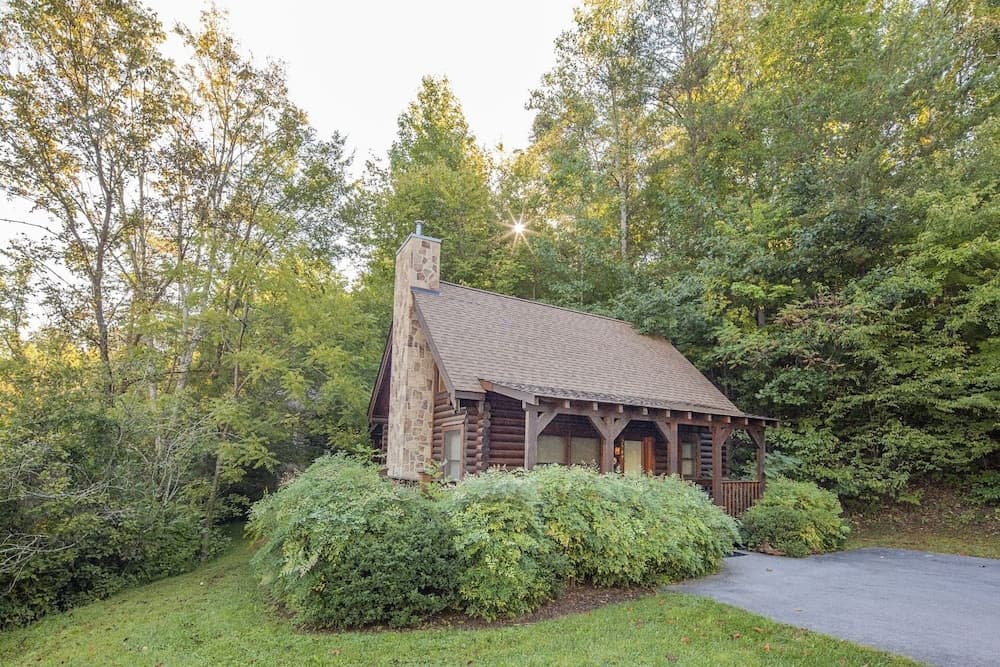 Er36 - Cozy Creekside Great Location- Close To Town 1 Bedroom Cabin by RedAwning