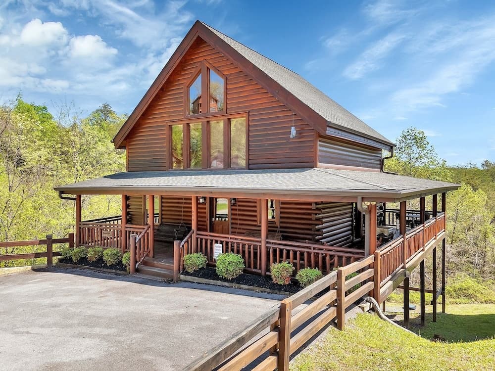 Ryder's View - Spacious 1 bedroom with GameRoom and Mountain Views! 1 Cabin by RedAwning
