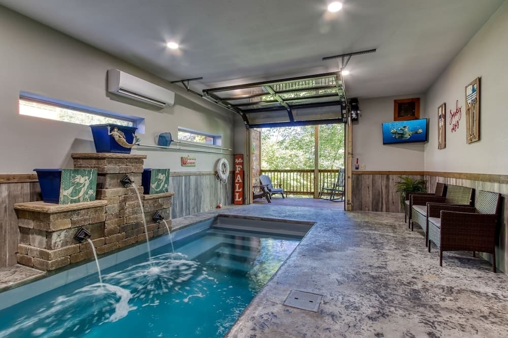 Ern822 - Smoky Oasis - Great Location, Private Indoor Heated Pool! 3 Bedroom Cabin by RedAwning
