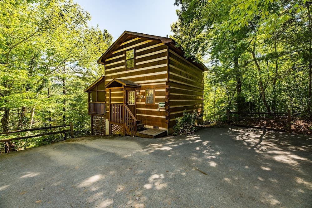 Er17 - The Perfect Getaway Great Location - Close To Town! 1 Bedroom Cabin by RedAwning