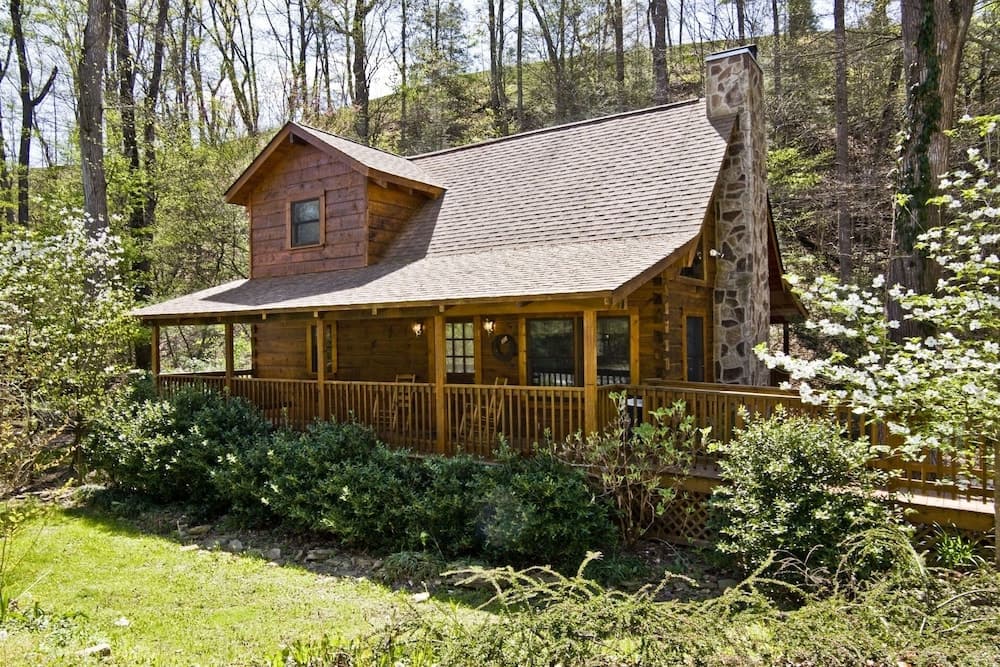 Er51 - Natures Grace Retreat - Great Location. Close To All The Action! 2 Bedroom Cabin by RedAwning
