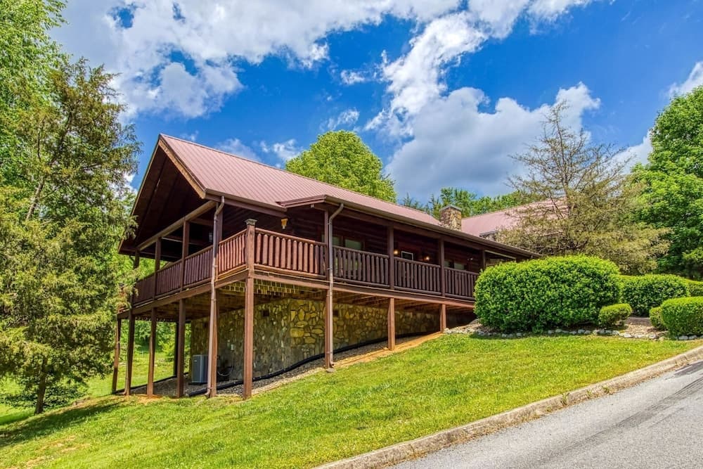 Little Slice Of Heaven -1br 1ba Close To Town And Resort Amenities 1 Bedroom Cabin by RedAwning