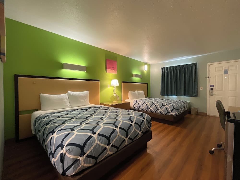 Country Yard Inn and Suite