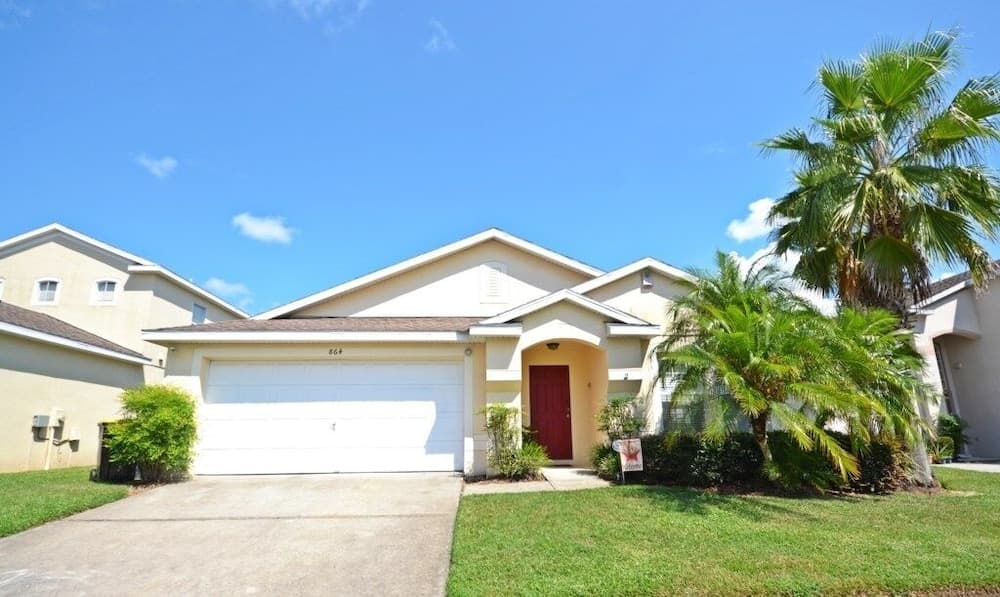 Bloomingdale Villa 4 Bedroom Home by RedAwning