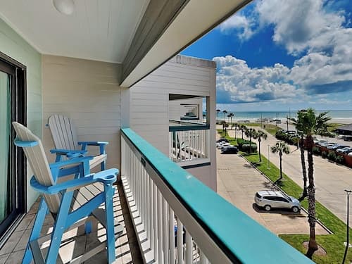 Casa Del Mar by Ryson Vacation Rentals
