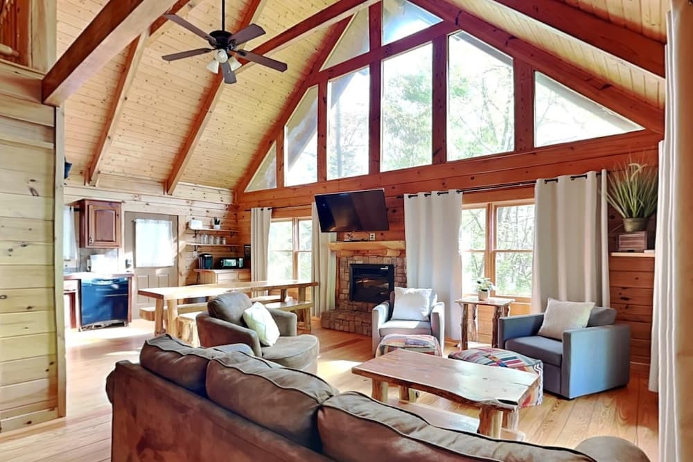 Huckleberry Hideaway