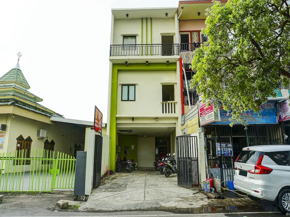 OYO 91182 Kos'ta Homestay Makassar