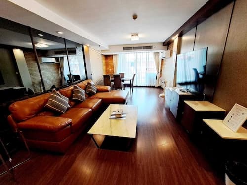 6C - 2 Bedroom Downtown Apartment With Shared Pool